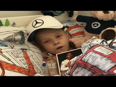 سائق فورمولا 1 البريطاني لويس هاميلتون يقدم هدية لطفل على فراش الموت…
