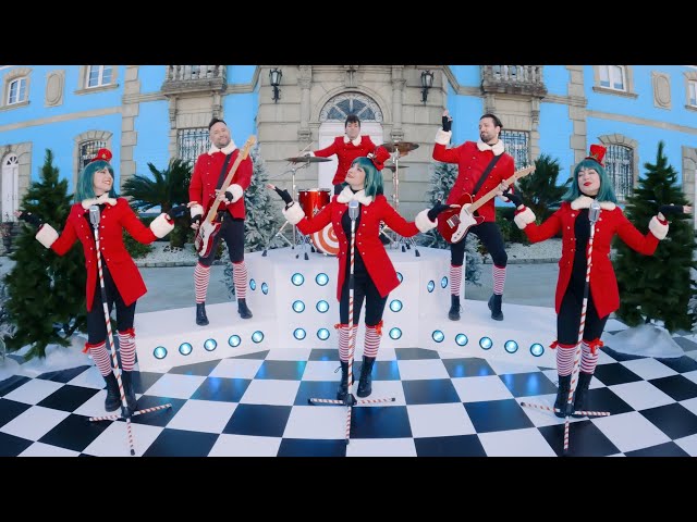 Video zu 'Christmas Day' ansehen