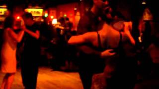AmpeR and Anna Yarigo are dancing at La maldita in 2011-01-05