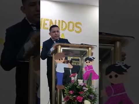 Pastor de la iglesia en san juan bosco en agradecimiento #elsalvador