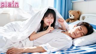 Une fille se cache dans le lit d’un CEO comateux et le réveille en entendant ses pensées.