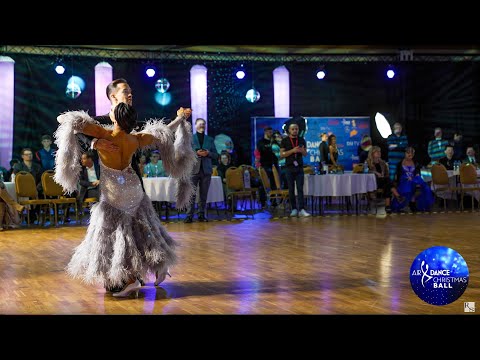 Amateur standard. Foxtrot.  AirDance Christmas ball.