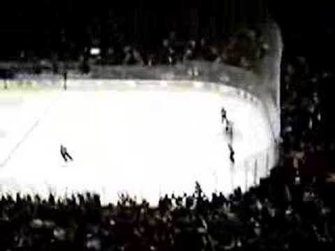 Briere's winning goal 12/1/06