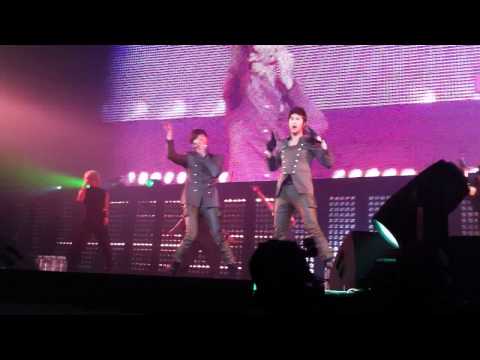 [110611] SM Town in Paris - DBSK: DBSK Medley
