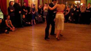 Dante Sanchez y Angelica Avalos en La Bruja - Amsterdam