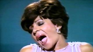 Video thumbnail of "Shirley Bassey - I Who Have Nothing (1979 Show #4)"