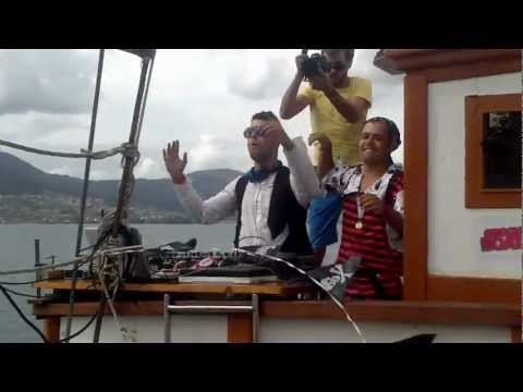 Groovy Boat 2 by Groove Amigos (2)