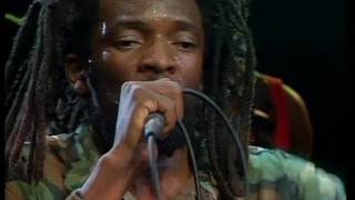 Download lagu Lucky Dube - Live mp3 Download lagu Lucky Dube - Live mp3