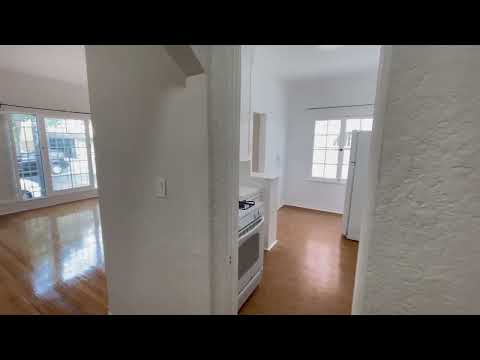 PL10804 - Beautifully Updated Large Spanish Art-Deco 1 Bed Apartment For Rent!