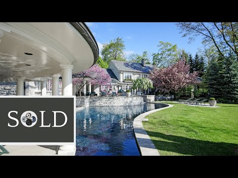 SOLD | 29 Colonial Crescent, Oakville $9,999,000 - Listed by SAUNDERS, SAXTON & WINTER