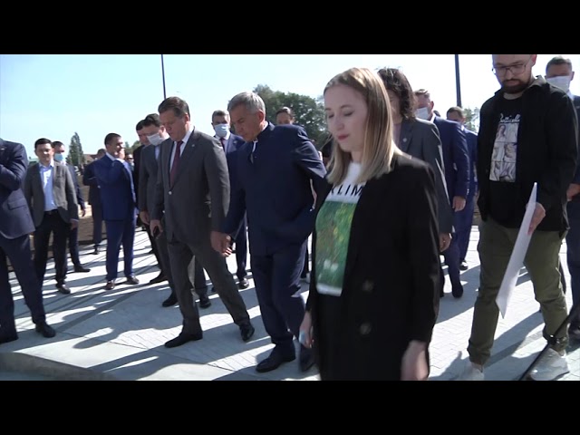Рустам Минниханов осмотрел ход работ в парке в «Салават Купере»