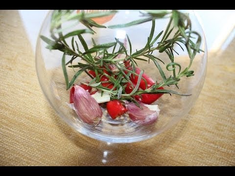 АРОМАТНОЕ ОЛИВКОВОЕ МАСЛО С РОЗМАРИНОМ И ОСТРЫМ ПЕРЦЕМ.