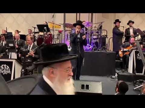 שרולי ליפשיץ בביצוע יפיפה לשירו של מ.ב.ד Unity - Sruli Lipschitz Unity by M.B.D