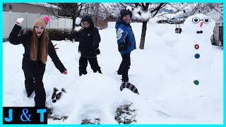 Last Snowman Standing Wins! / Jake and Ty