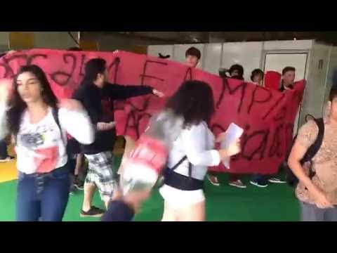 BOLETIM TJ UFSC - SEPEX 2016 - Protesto de estudantes no evento