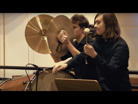 Franz Liszt – Hungarian Rhapsody No. 2, Tomasz Chmiel & The Young Cracow Philharmonic