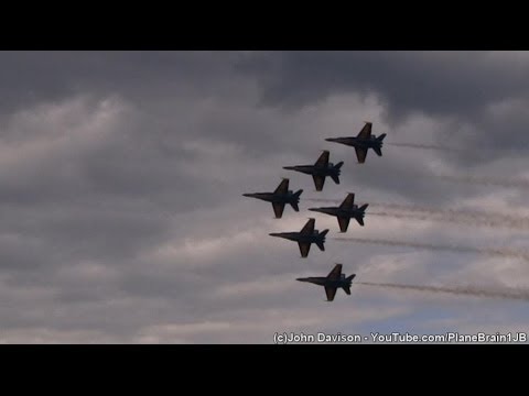 2014 R.I. Airshow @Quonset - US Navy Blue Angels