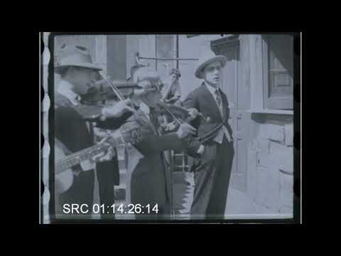 E' PICCERELLA by Elvira Notari - Music by Enrico Melozzi - The double serenade scene