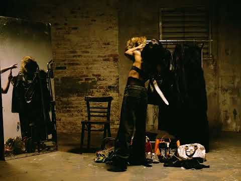 Leigh Paris - For A Show (Official Music Video)