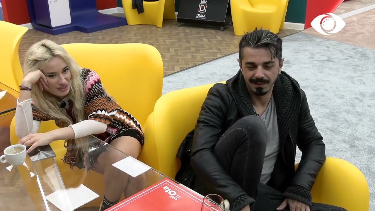 Banorët për Kristin/ Amos: Është në presion kur është me ty!