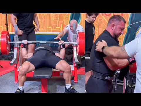 Questo è stato il nuovo record mondiale di panca piana