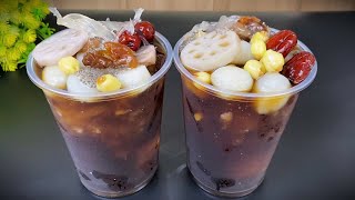 Download lagu Cool down with cool RED APPLE WATER AND TEA on summer days. mp3