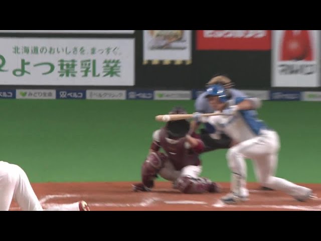 【7回裏】BIGBOSS采配ズバリ!! ファイターズ・松本剛 意表を突くスクイズで同点に追いつく!! 2022年8月18日 北海道日本ハムファイターズ 対 東北楽天ゴールデンイーグルス