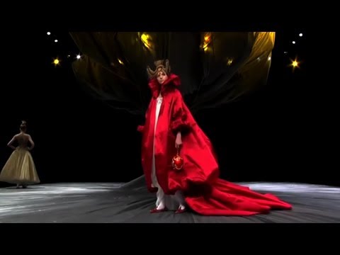 Alexander McQueen Fall/Winter 2008 Full Show | HQ | Original Soundtrack | EXCLUSIVE