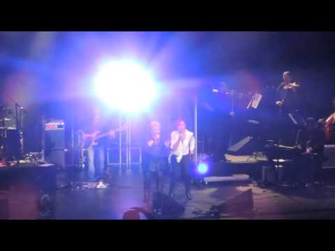 Věra Špinarová & Petra Janů - Proud Mary - Ostrava Gong 10.12.2015