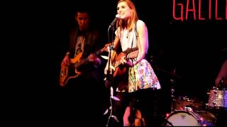 La guapa de la fiesta - Zapatos Nuevos - Conchita