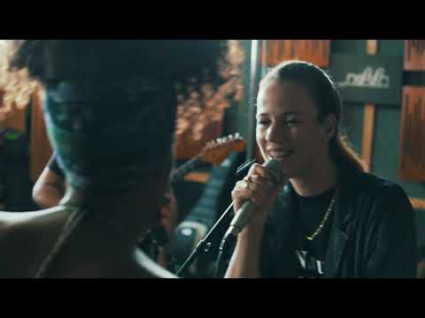 רונה קינן ואסתר רדא - Love me or leave me (LIVE)