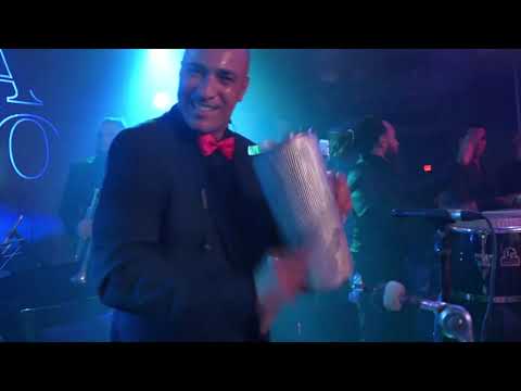 Dame Agua + Como quiera hablan + El Rey del Mambo + Melao  EN VIVO - Peña Suazo y La Banda Gorda