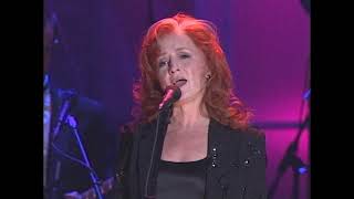 Bonnie Raitt performs &quot;I Can&#39;t Make You Love Me&quot; at the 2000 Hall of Fame Induction Ceremony