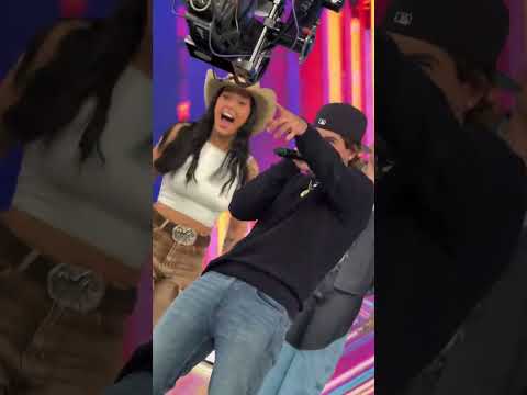 Zé Felipe, Ana Castela Cantam ROÇA EM MIM ao vivo no Domingo Legal!❤️ #shorts