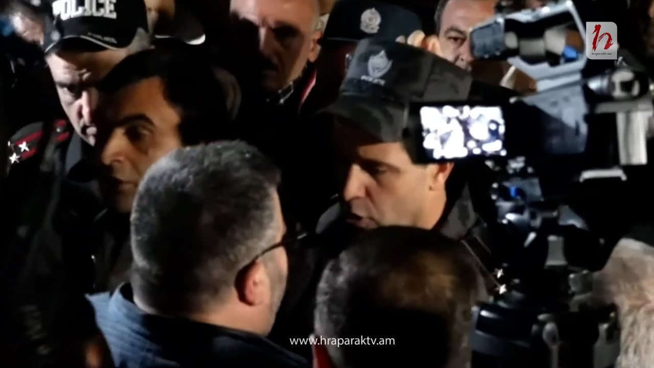 Վիճաբանություն Գառնիկ Դանիելյանի և ոստիկանների միջև