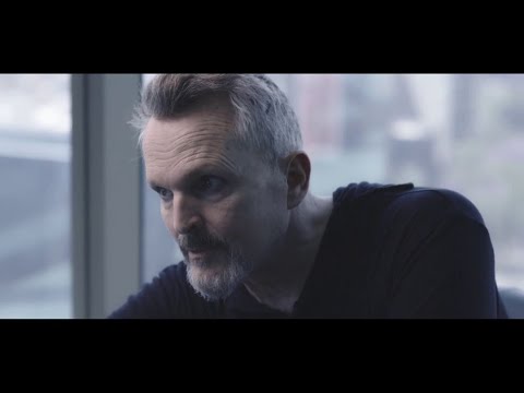 El día que Miguel Bosé estornudó sobre un hombre que huyó de él por miedo al Sida - Lo de Évole