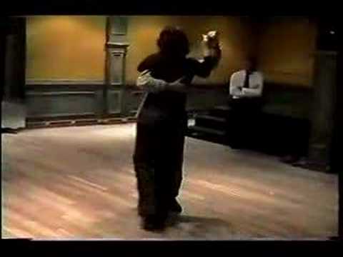  Jorge Firpo  is  dancing  to  the  tango  "  El Olivo  "