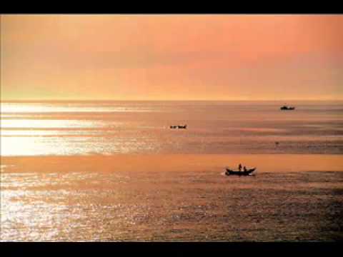 Thể hiện bởi Cẩm Vân
