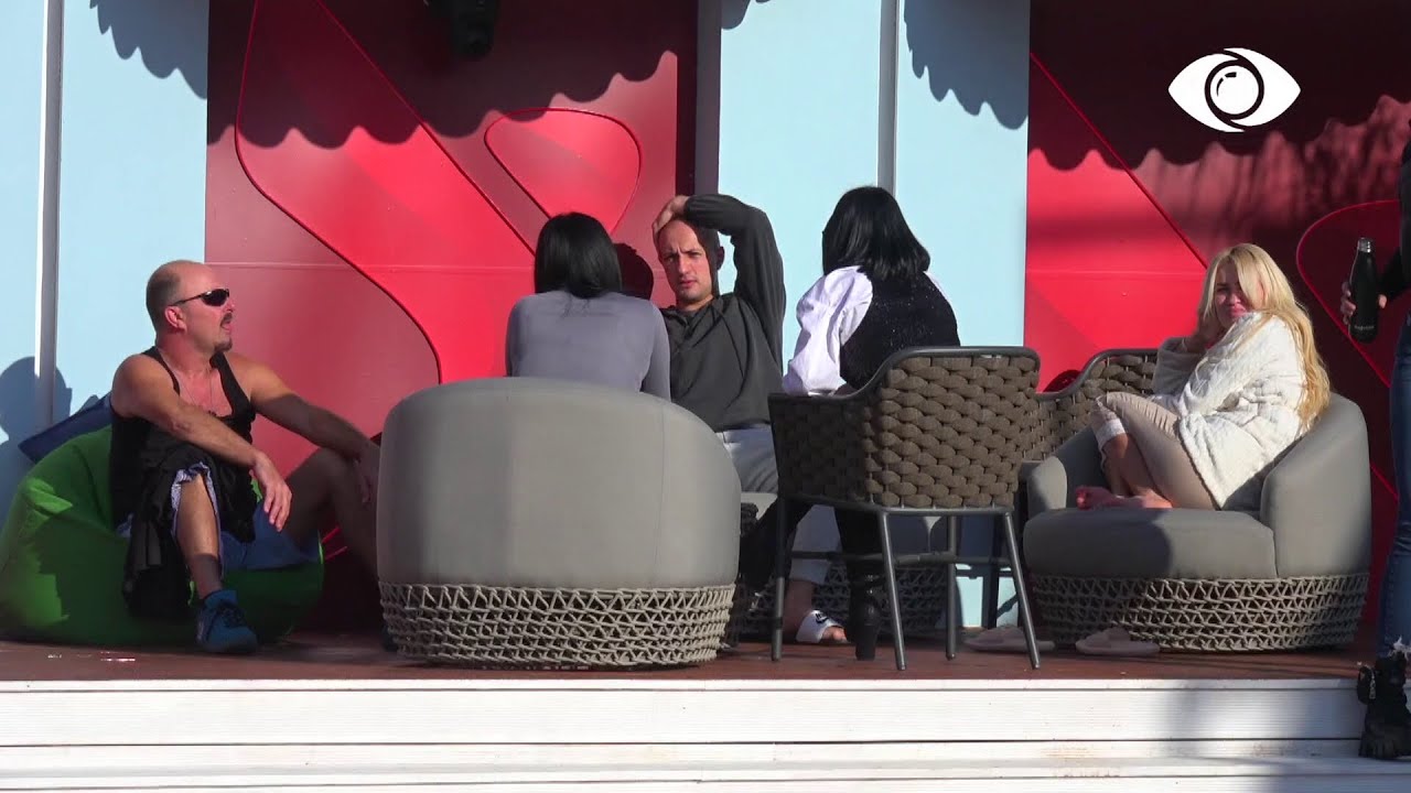 Gatimi 'ndez' gjakrat në shtëpi, banorët diskutojnë se kush do të gatuajë