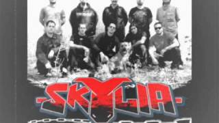 Music video thumbnail preview for SKYLIA - ΘΑ ΦΑΩ ΟΤΙ ΒΡΩ by Skylia
