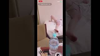 【TikTokライブ】パンチラ　放送事故　寝落ち　正面開脚