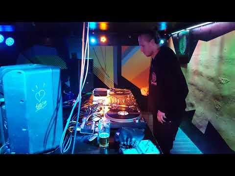 DJ Mik-Mik - Happy B-Day, Man! (Yacht Club Brno 02.12.2022)