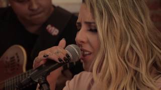 Video thumbnail of "Ana Clara feat Vanessa Jackson - Espelhos D'água"