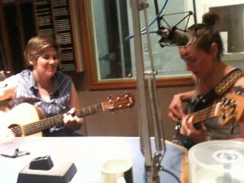 Mariana Iranzi & Laura Doherty - Bluesando