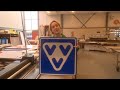 Doen ze dat zo: Hoe worden verkeersborden gemaakt? | Het Klokhuis