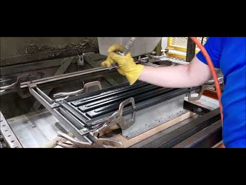 AUTOMATIC INDUSTRIAL VACUUM FORMER: Forming / Molding ABS Plastic w/ Heating Mold Prep & Part Change