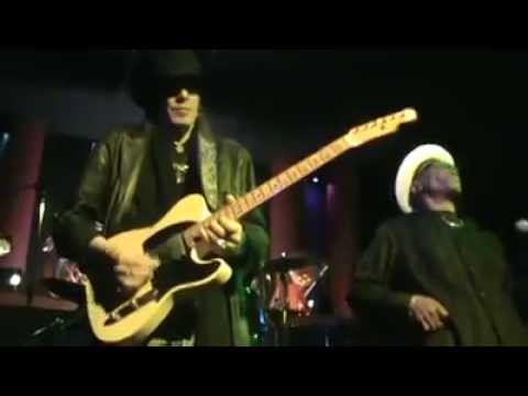 Neal Black, Carl Wyatt and Archie Lee Hooker & The Healers - jamming Boom Boom