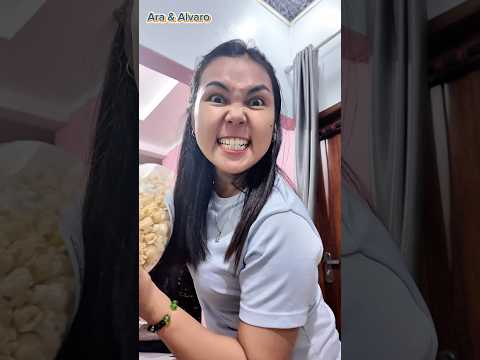 Dimarahi mami makan pop corn kak ara #aradanalvaro #keripikkentangmasboy #comedy #trending
