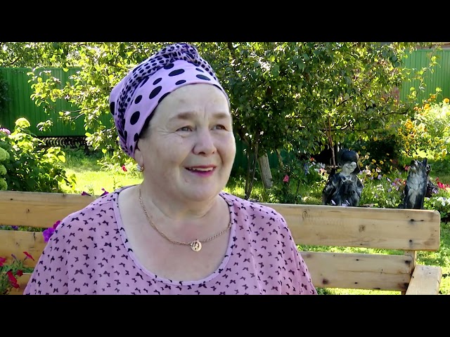 Чәчәкләр үстерүче Вәсилә Хафаева