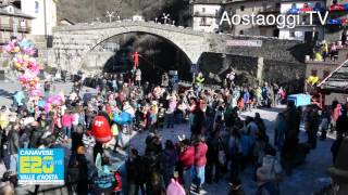 preview picture of video 'Carnevale Pont Saint Martin 4 Marzo 2014 Sfilata Carri e Rogo del Diavolo'